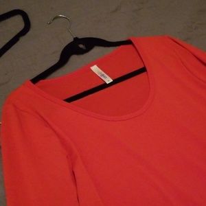 Lularoe Lynnae red